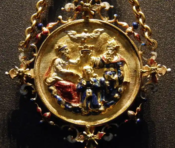 Solar disc with a winged crown on the center top